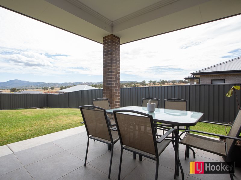 Photo - 28 Evesham Circuit, North Tamworth NSW 2340 - Image 16