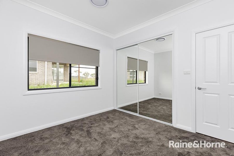 Photo - 28 Evesham Circuit, Tamworth NSW 2340 - Image 10