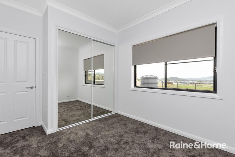 Photo - 28 Evesham Circuit, Tamworth NSW 2340 - Image 11