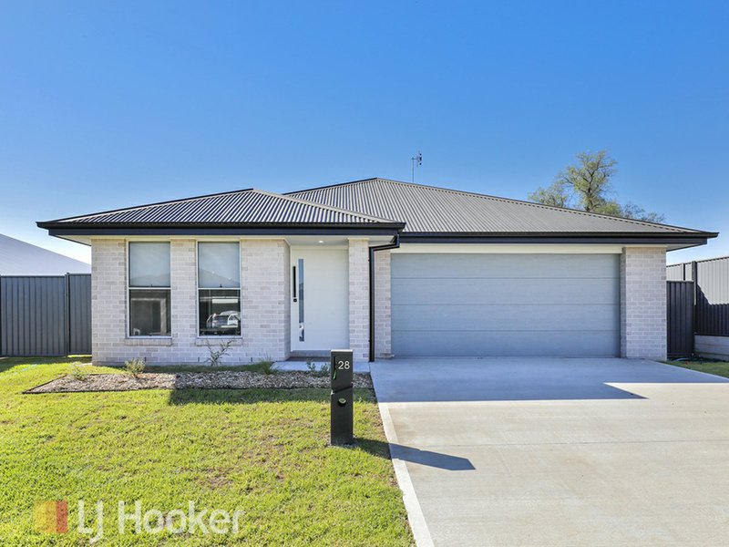 Photo - 28 Explorers Way, Westdale NSW 2340 - Image 1