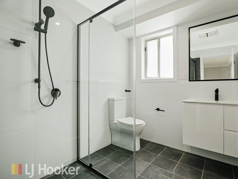 Photo - 28 Explorers Way, Westdale NSW 2340 - Image 8