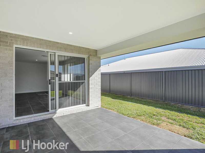 Photo - 28 Explorers Way, Westdale NSW 2340 - Image 10
