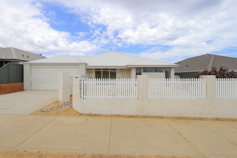 Photo - 28 Fairchild Drive, Baldivis WA 6171 - Image 2