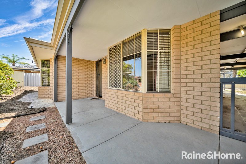 Photo - 28 Farnham Place, Gosnells WA 6110 - Image 5