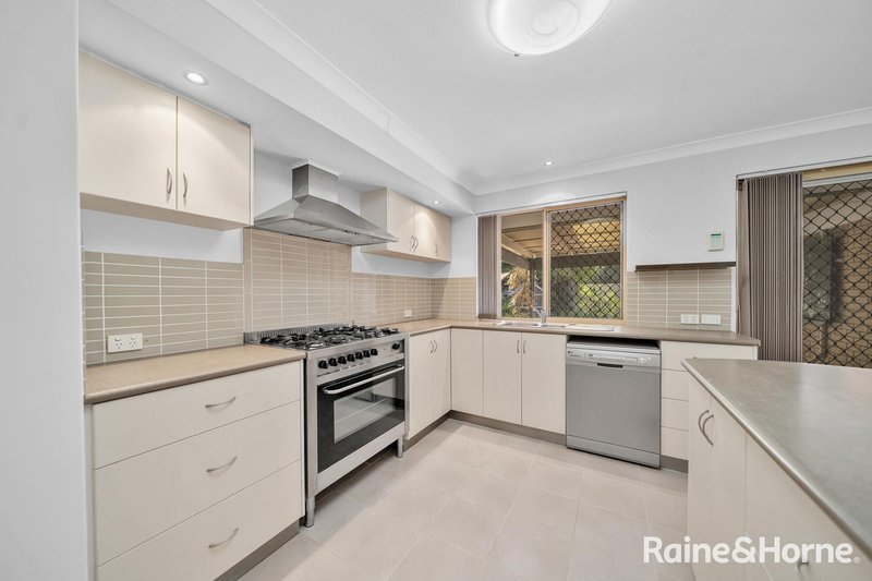 Photo - 28 Farnham Place, Gosnells WA 6110 - Image 9