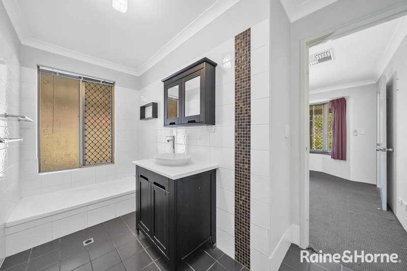 Photo - 28 Farnham Place, Gosnells WA 6110 - Image 18