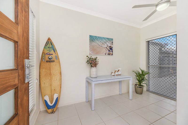 Photo - 28 Feathertop Circuit, Caloundra West QLD 4551 - Image 3