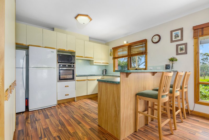 Photo - 28 Fincher Lane, Newham VIC 3442 - Image 8