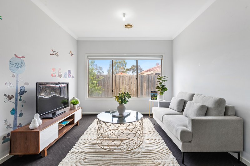 Photo - 28 Flinders Crescent, Wyndham Vale VIC 3024 - Image 10