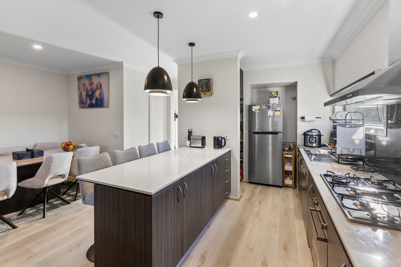 Photo - 28 Flourish Circuit, Greenvale VIC 3059 - Image 2