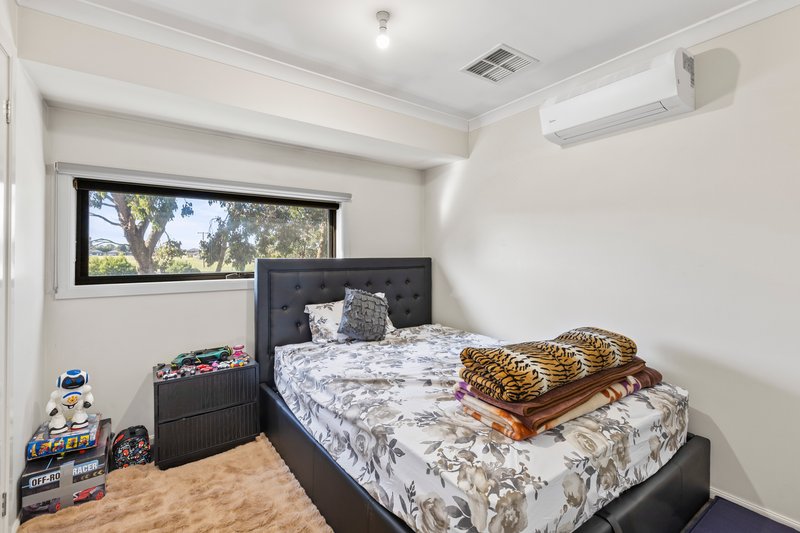Photo - 28 Flourish Circuit, Greenvale VIC 3059 - Image 6