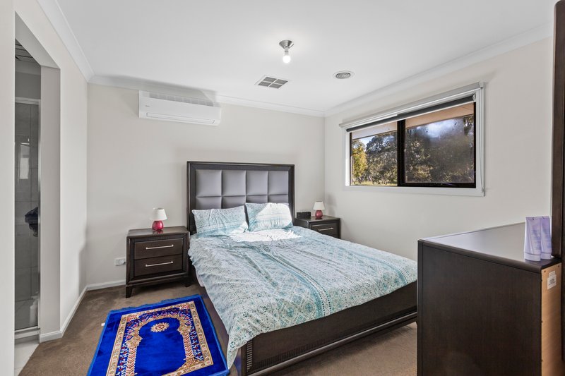 Photo - 28 Flourish Circuit, Greenvale VIC 3059 - Image 7