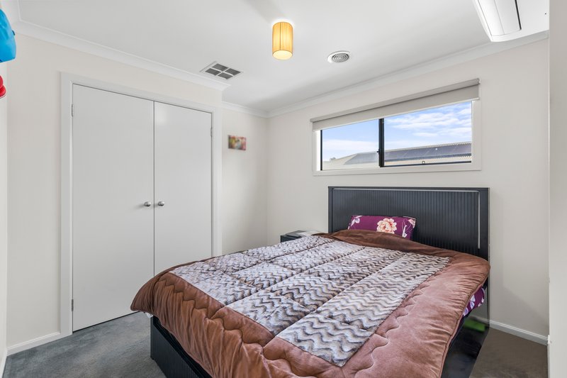 Photo - 28 Flourish Circuit, Greenvale VIC 3059 - Image 10