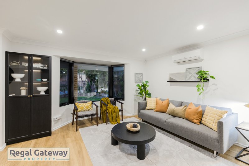 Photo - 28 Forster Place, Lake Coogee WA 6166 - Image 9