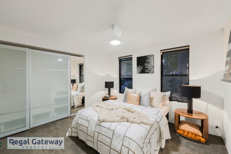 Photo - 28 Forster Place, Lake Coogee WA 6166 - Image 13