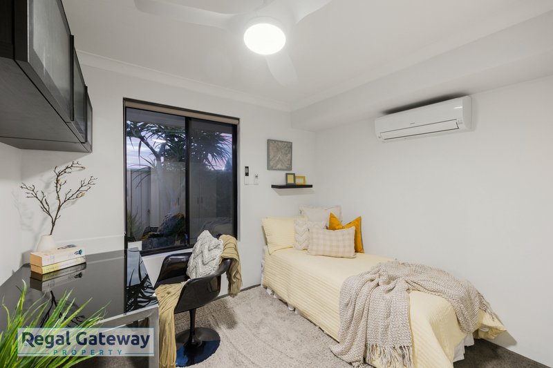 Photo - 28 Forster Place, Lake Coogee WA 6166 - Image 15