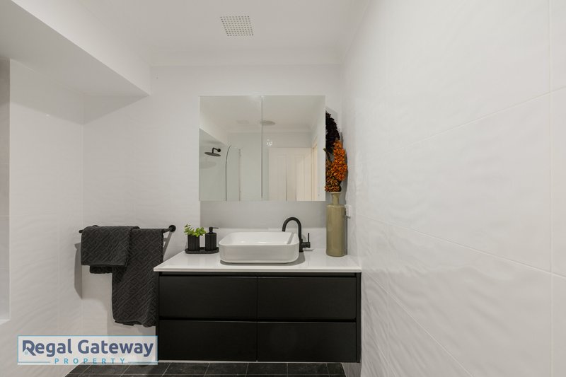 Photo - 28 Forster Place, Lake Coogee WA 6166 - Image 16