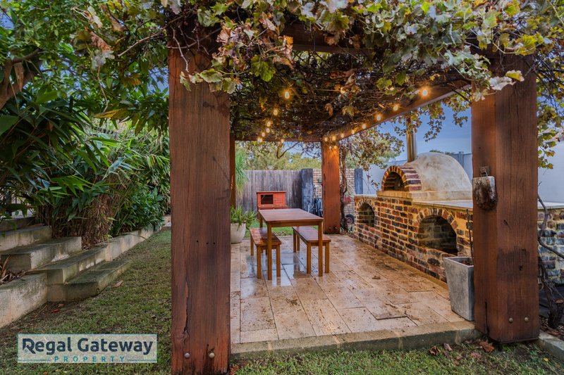 Photo - 28 Forster Place, Lake Coogee WA 6166 - Image 24