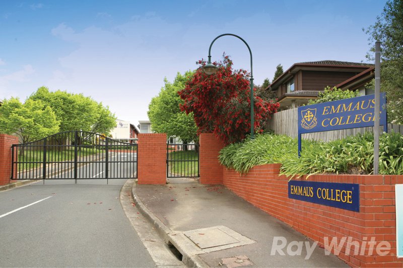 Photo - 28 Fortescue Grove, Vermont South VIC 3133 - Image 11