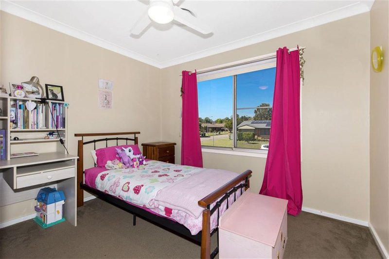 Photo - 28 Foveaux Crescent, Metford NSW 2323 - Image 8