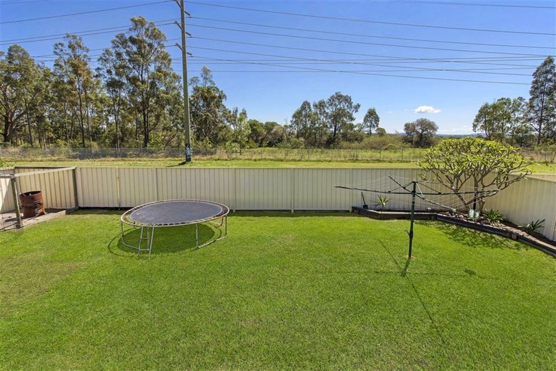 Photo - 28 Foveaux Crescent, Metford NSW 2323 - Image 11