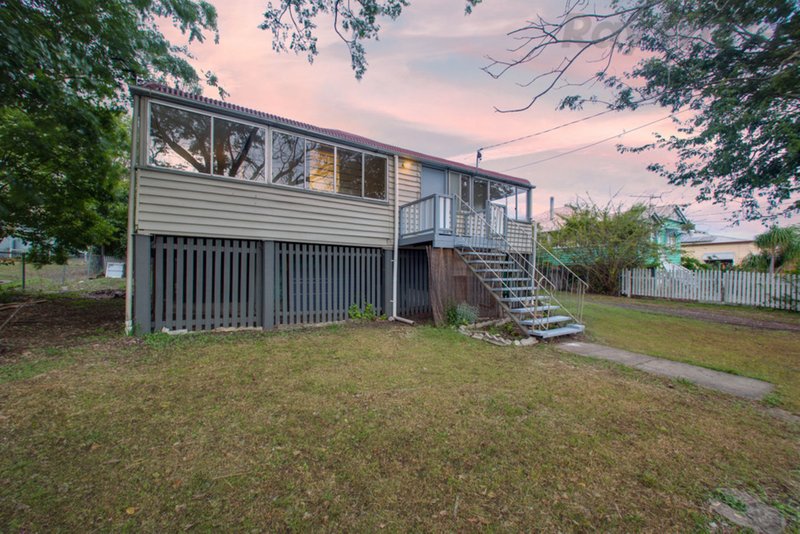 Photo - 28 Frederick Street, Newtown QLD 4305 - Image 3