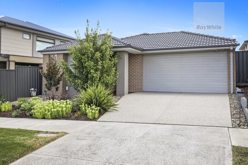 Photo - 28 Frontier Avenue, Greenvale VIC 3059 - Image 2