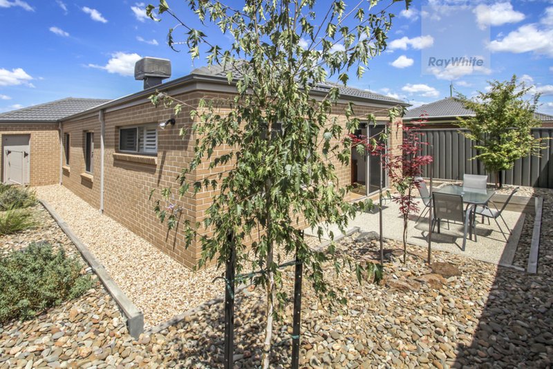 Photo - 28 Frontier Avenue, Greenvale VIC 3059 - Image 16