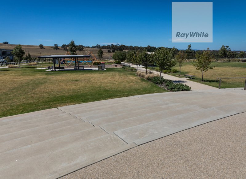 Photo - 28 Frontier Avenue, Greenvale VIC 3059 - Image 20