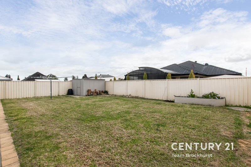 Photo - 28 Fulmar Way, Seville Grove WA 6112 - Image 26