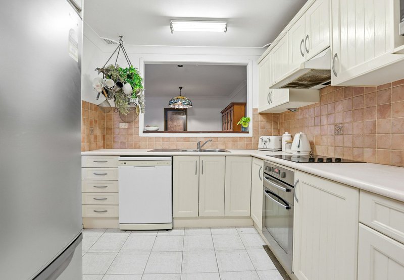 Photo - 28 Gandell Crescent, South Penrith NSW 2750 - Image 6