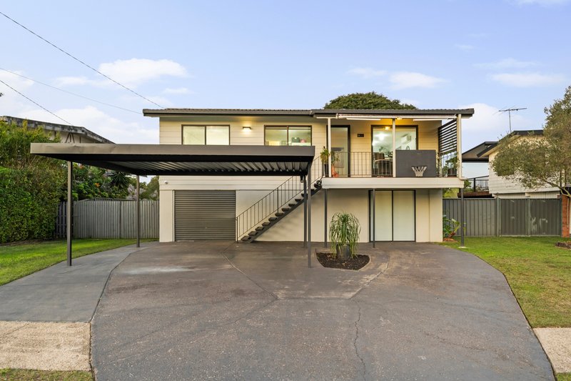 Photo - 28 Garbala Drive, Strathpine QLD 4500 - Image 3