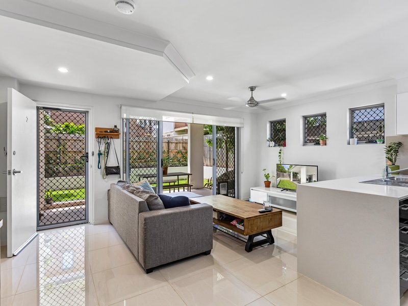 Photo - 2/8 Gary Street, Morningside QLD 4170 - Image 2