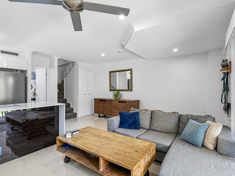 Photo - 2/8 Gary Street, Morningside QLD 4170 - Image 3
