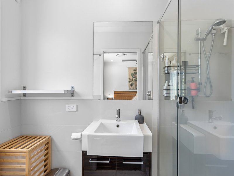 Photo - 2/8 Gary Street, Morningside QLD 4170 - Image 13