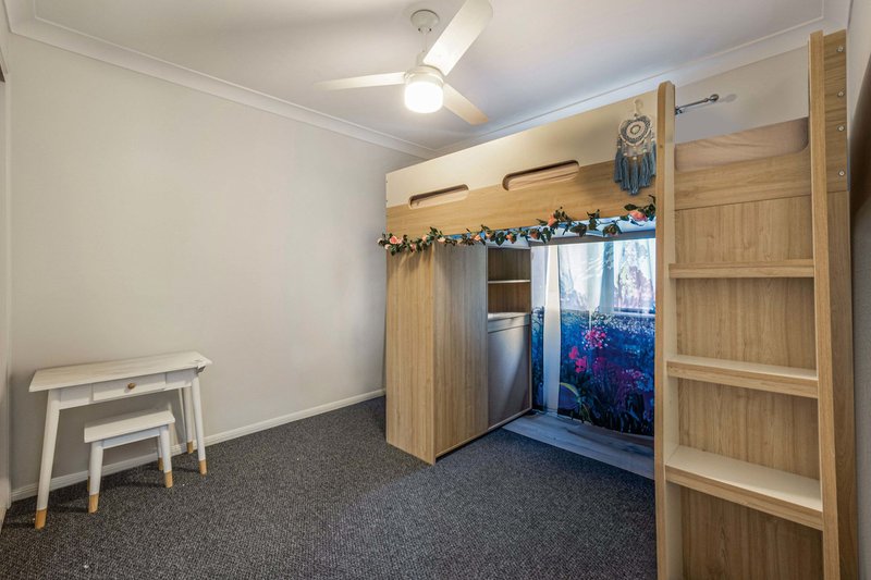 Photo - 28 Gillam Crescent, Bray Park QLD 4500 - Image 2