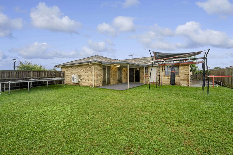 Photo - 28 Gillam Crescent, Bray Park QLD 4500 - Image 12