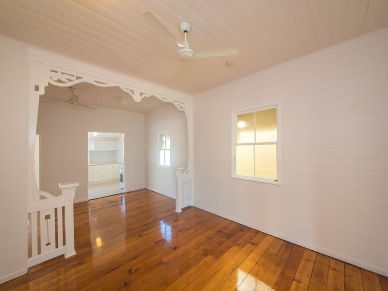 Photo - 28 Gillespie Street, Wandal QLD 4700 - Image 6