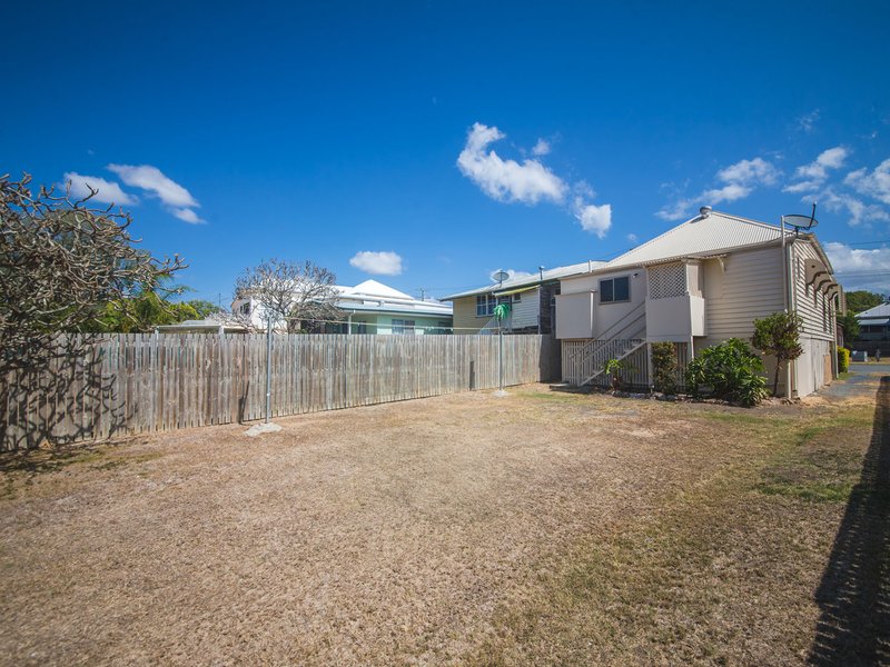 Photo - 28 Gillespie Street, Wandal QLD 4700 - Image 12