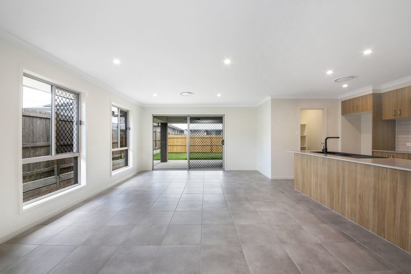 Photo - 28 Girramay Street, Yarrabilba QLD 4207 - Image 4