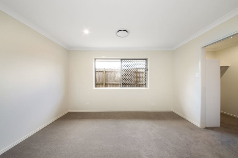 Photo - 28 Girramay Street, Yarrabilba QLD 4207 - Image 6