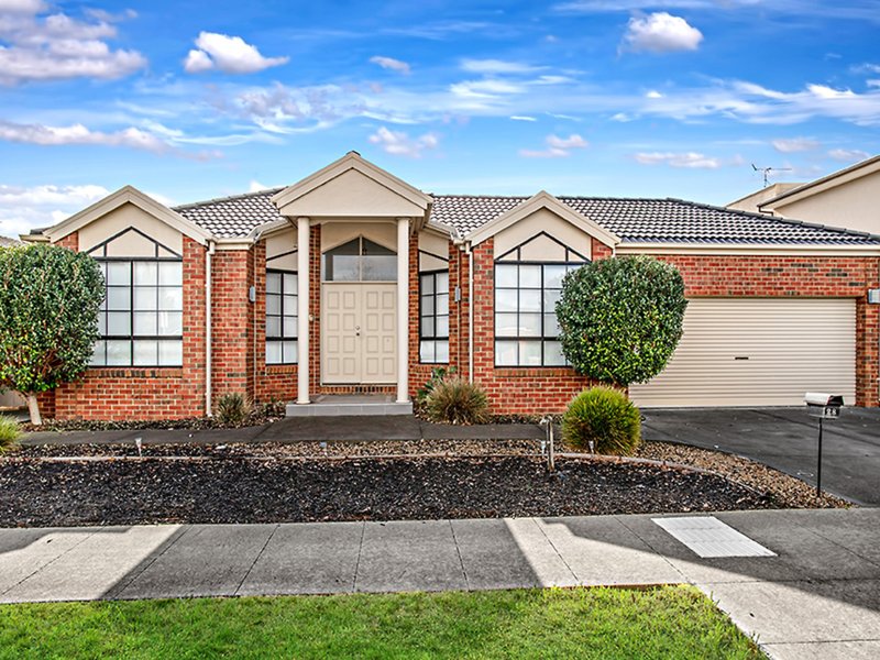 28 Gisborne Way, Caroline Springs VIC 3023