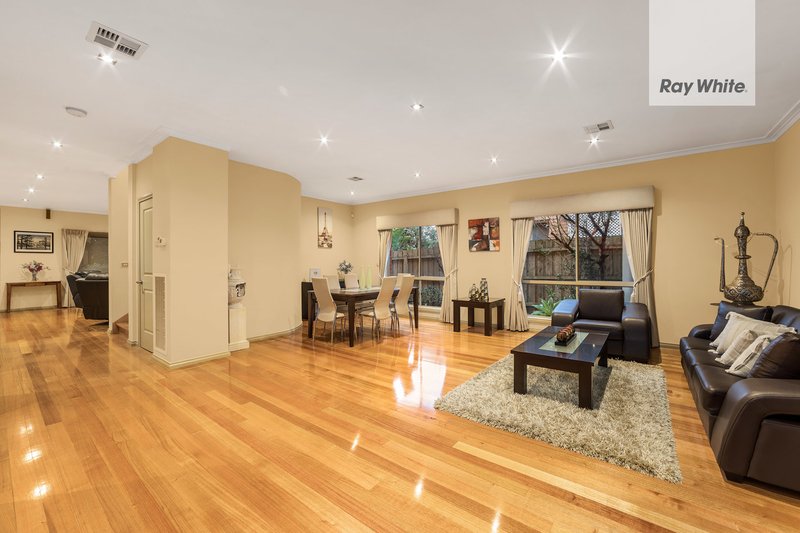 Photo - 28 Glendale Street, Surrey Hills VIC 3127 - Image 4