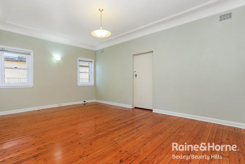 Photo - 2/8 Glenwall Street, Kingsgrove NSW 2208 - Image 2