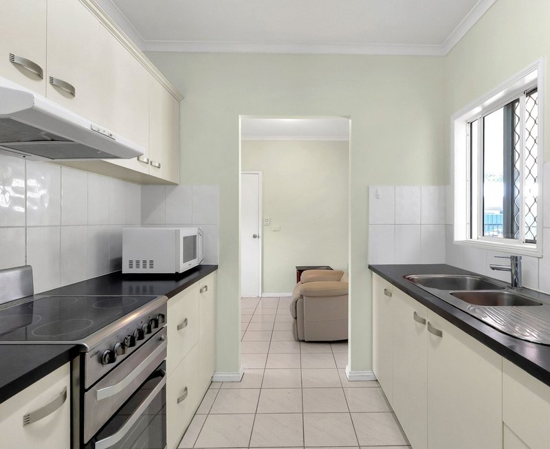 Photo - 28 Golden Grove Drive, Bentley Park QLD 4869 - Image 5