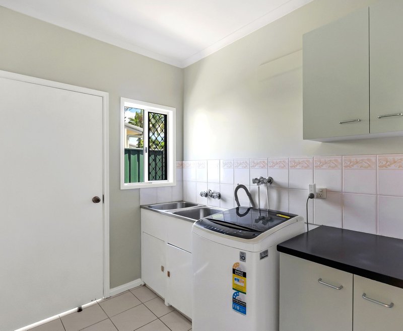 Photo - 28 Golden Grove Drive, Bentley Park QLD 4869 - Image 12