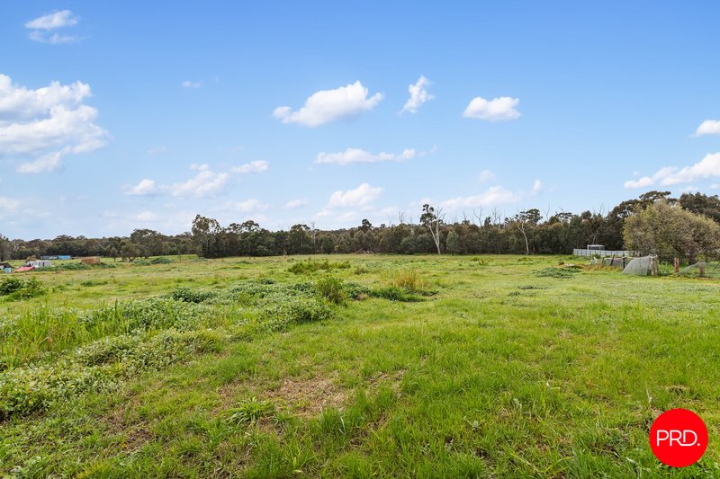 Photo - 28 Golf Links Road, Maiden Gully VIC 3551 - Image 16