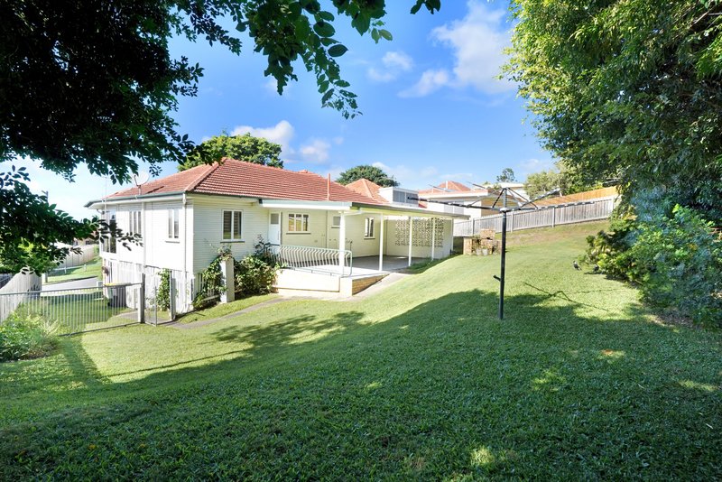 Photo - 28 Goorama Street, Stafford QLD 4053 - Image 9