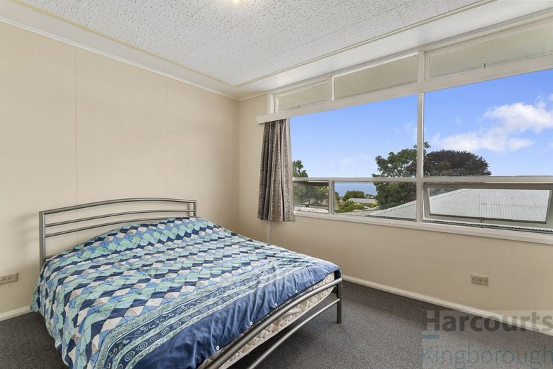 Photo - 28 Gourlay Street, Blackmans Bay TAS 7052 - Image 7