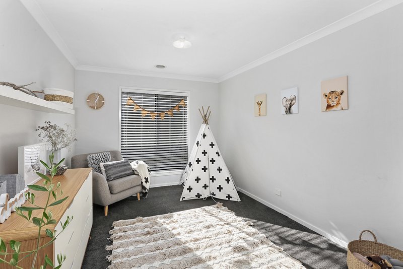 Photo - 28 Grand Lakes Way, Lara VIC 3212 - Image 6